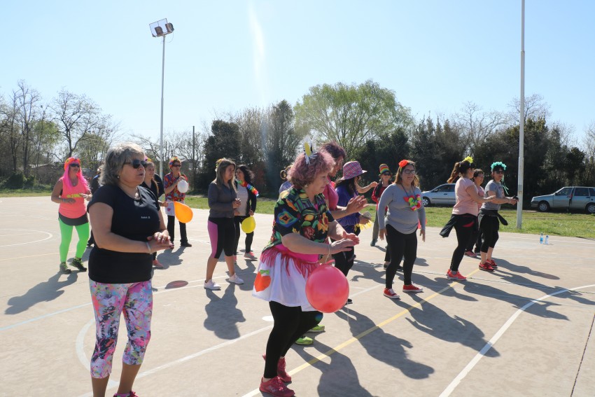 Alumnas del taller de zumba festejaron la llegada de la primavera