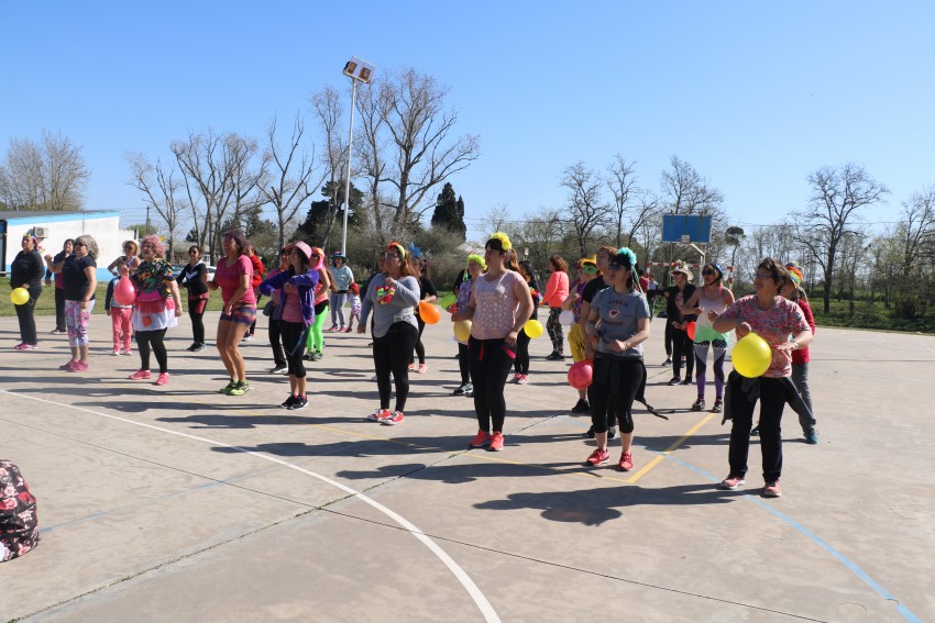 Alumnas del taller de zumba festejaron la llegada de la primavera