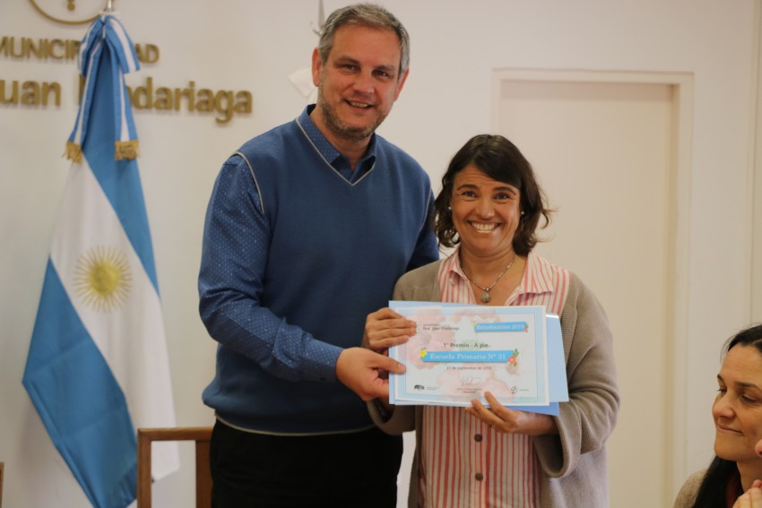 Entregaron los premios a las instituciones ganadoras del desfile de la