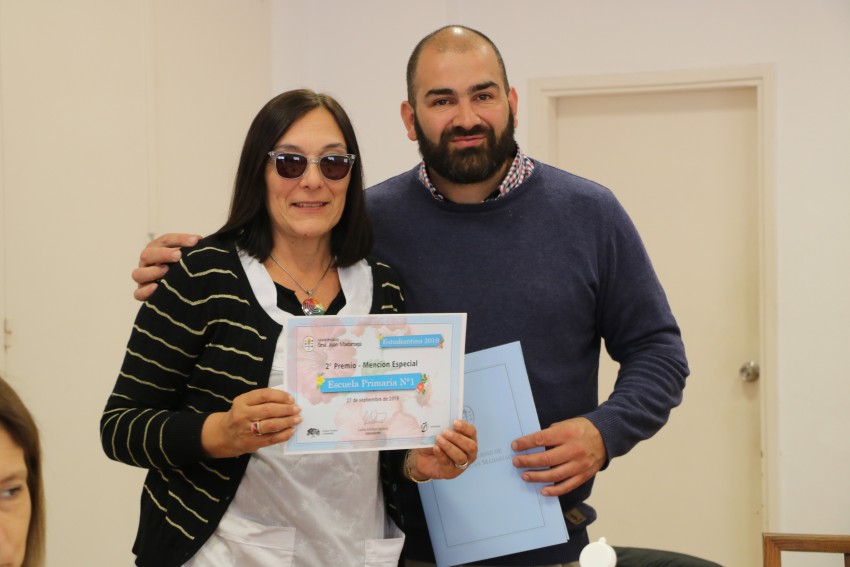 Entregaron los premios a las instituciones ganadoras del desfile de la