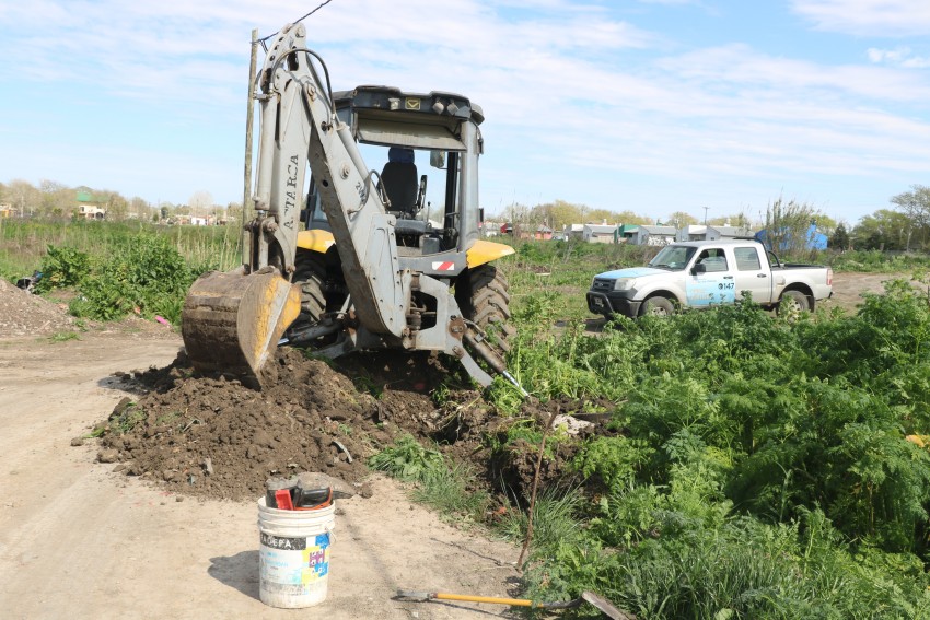 Extienden la red de agua en el barrio El Ceibo