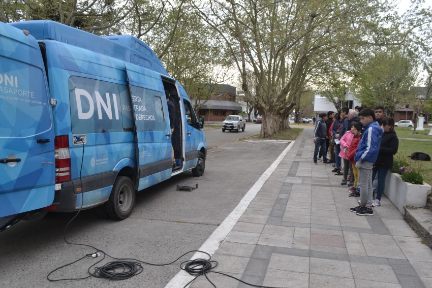 Hoy ltimo da para tramitar el DNI en la camioneta mvil del RENAPER