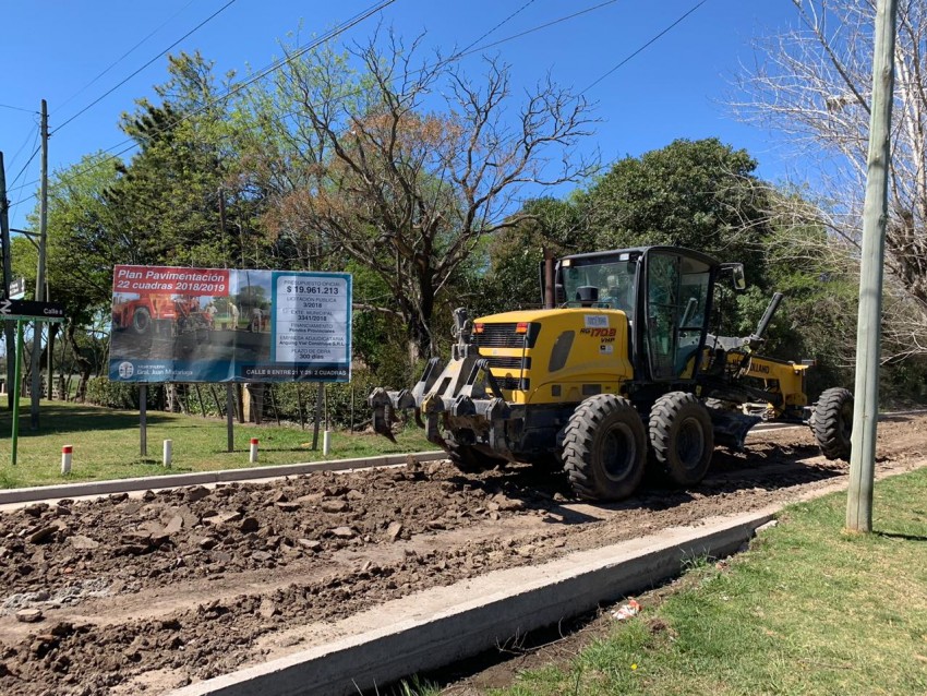 Contin�an los trabajos de preparaci�n de suelo para asfaltar nuevas cu