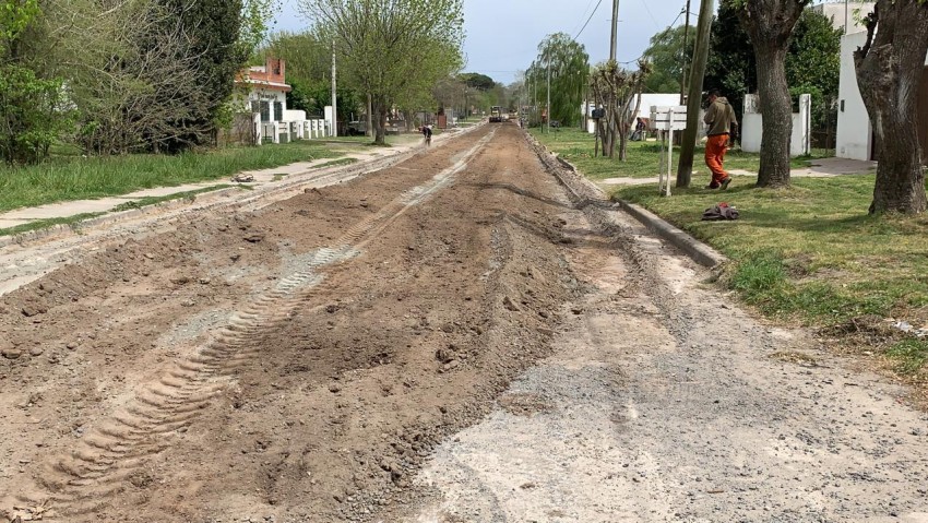Contin�an los trabajos de preparaci�n de suelo para asfaltar nuevas cu