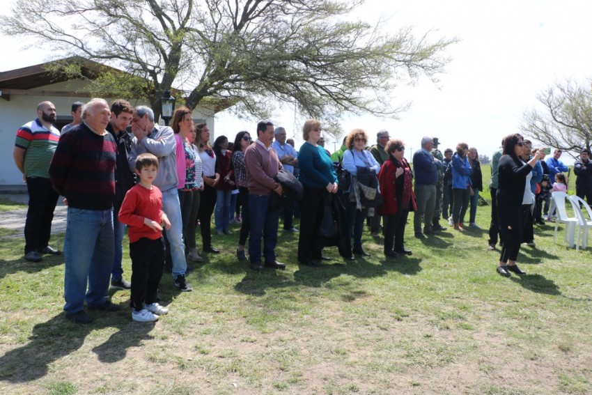 Quedaron inauguradas la nueva plaza y luminarias del Paraje Macedo