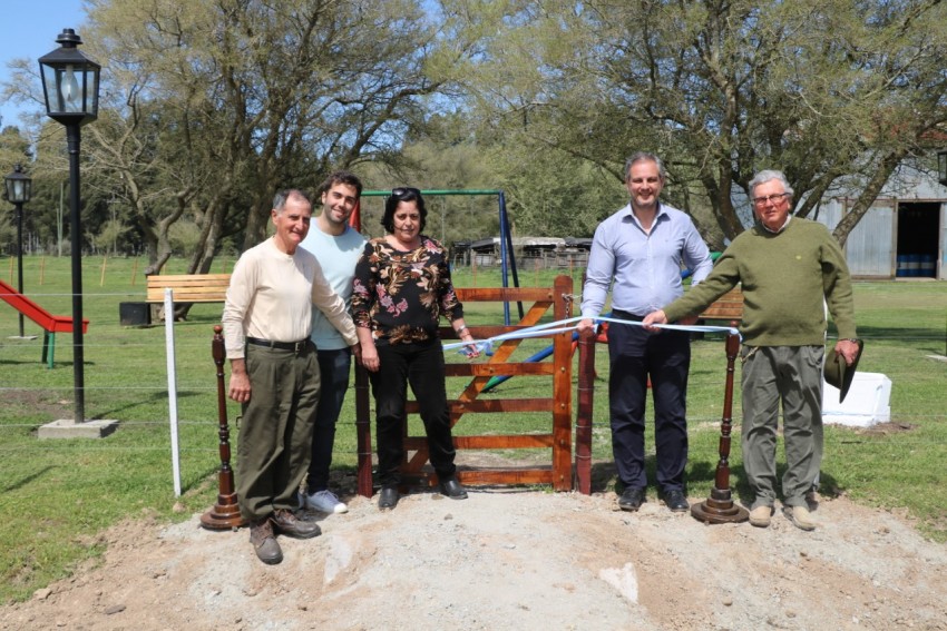 Quedaron inauguradas la nueva plaza y luminarias del Paraje Macedo