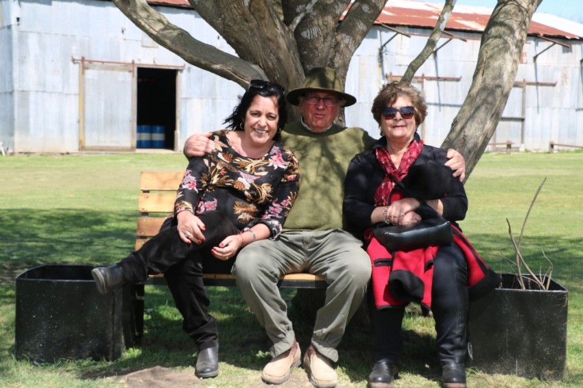 Quedaron inauguradas la nueva plaza y luminarias del Paraje Macedo
