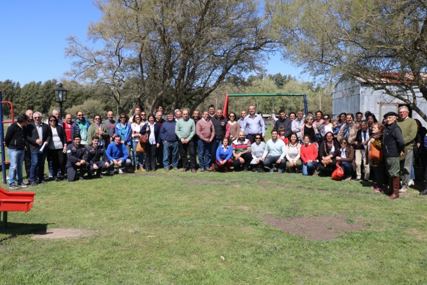 Quedaron inauguradas la nueva plaza y luminarias del Paraje Macedo