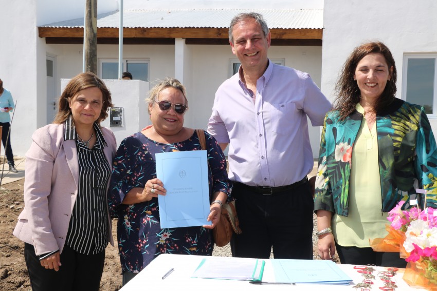 Santoro-entrega de viviendas: 