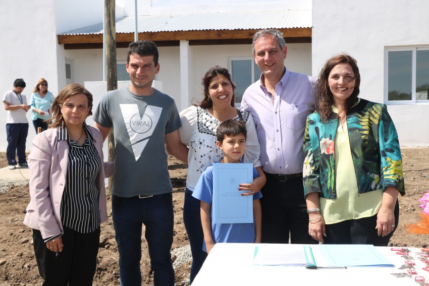 Santoro-entrega de viviendas: 