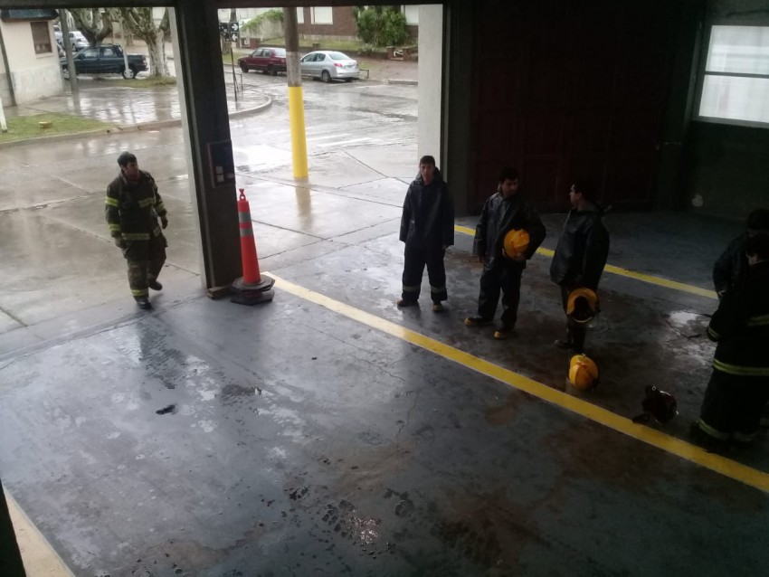 Bomberos tuvieron 16 servicios de asistencia por la tormenta que afect