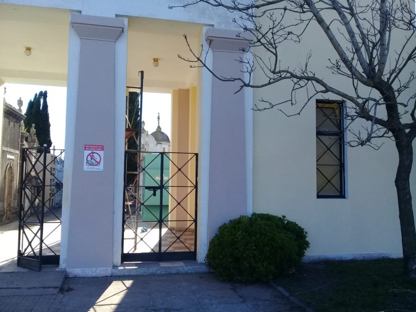 Continúan con las mejoras en el cementerio municipal