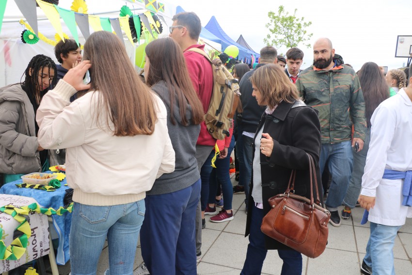Inici la Feria de las Naciones