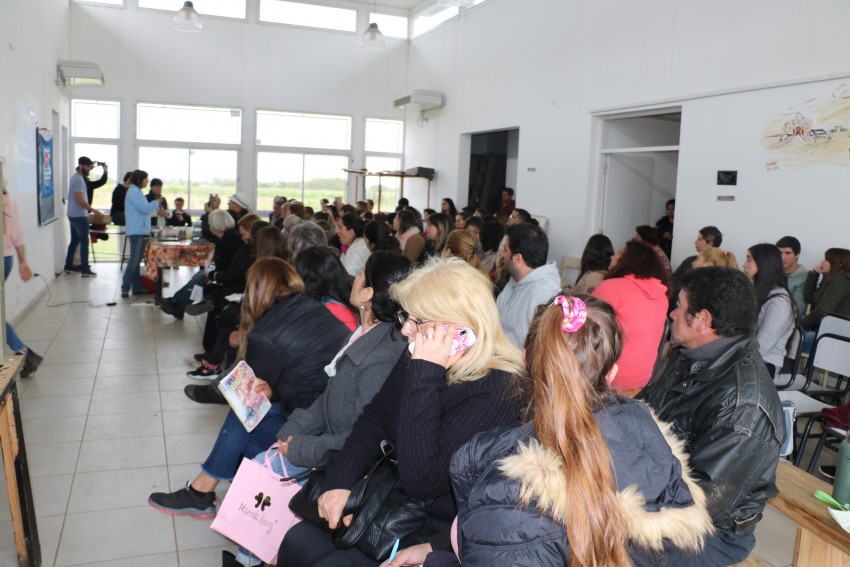 Más de 70 personas participaron del curso de elaboración de quesos y d