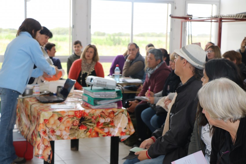 Más de 70 personas participaron del curso de elaboración de quesos y d