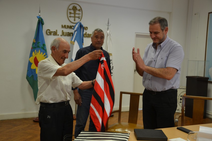 El Ejecutivo reconoci a los Canillitas en su Da