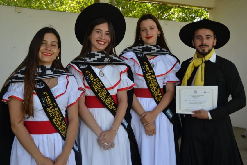 Los festejos por el Da de la Tradicin incluyeron procesin, danzas f