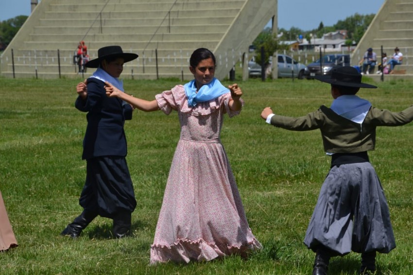 Los festejos por el Da de la Tradicin incluyeron procesin, danzas f