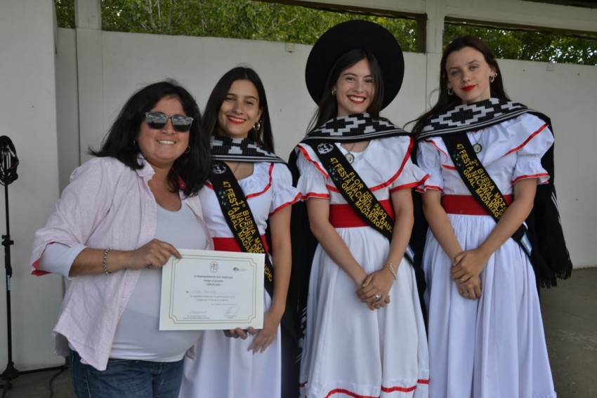 Los festejos por el Da de la Tradicin incluyeron procesin, danzas f
