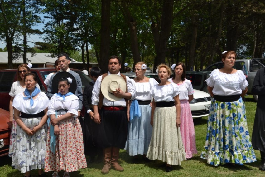 Los festejos por el Da de la Tradicin incluyeron procesin, danzas f