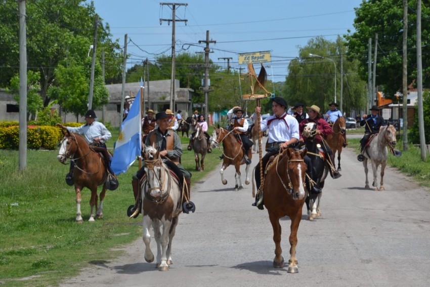 Los festejos por el Da de la Tradicin incluyeron procesin, danzas f