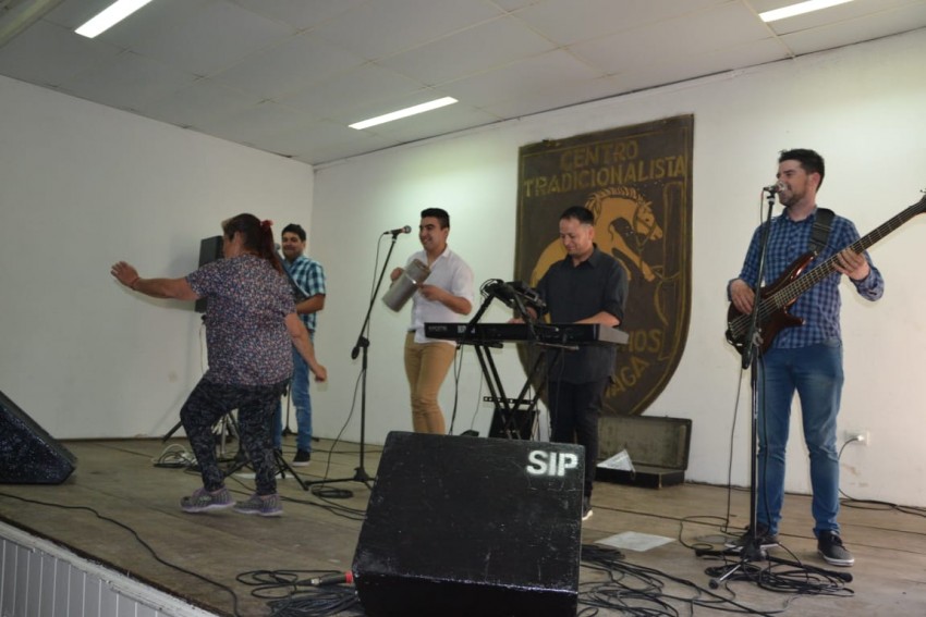 Los municipales festejaron su da con un almuerzo, baile y sorteos