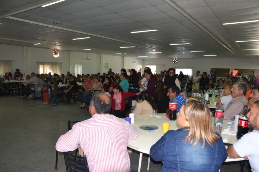 Los municipales festejaron su da con un almuerzo, baile y sorteos