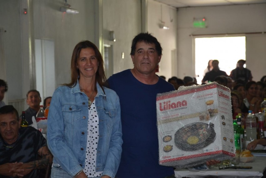 Los municipales festejaron su da con un almuerzo, baile y sorteos