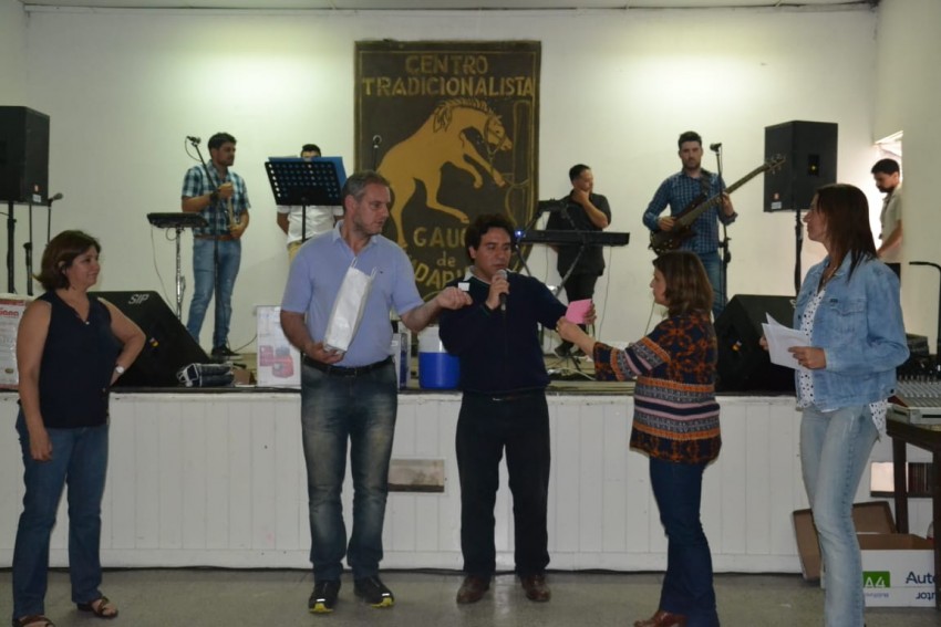 Los municipales festejaron su da con un almuerzo, baile y sorteos