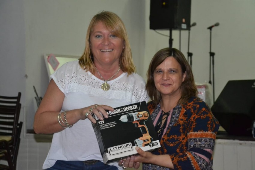 Los municipales festejaron su da con un almuerzo, baile y sorteos