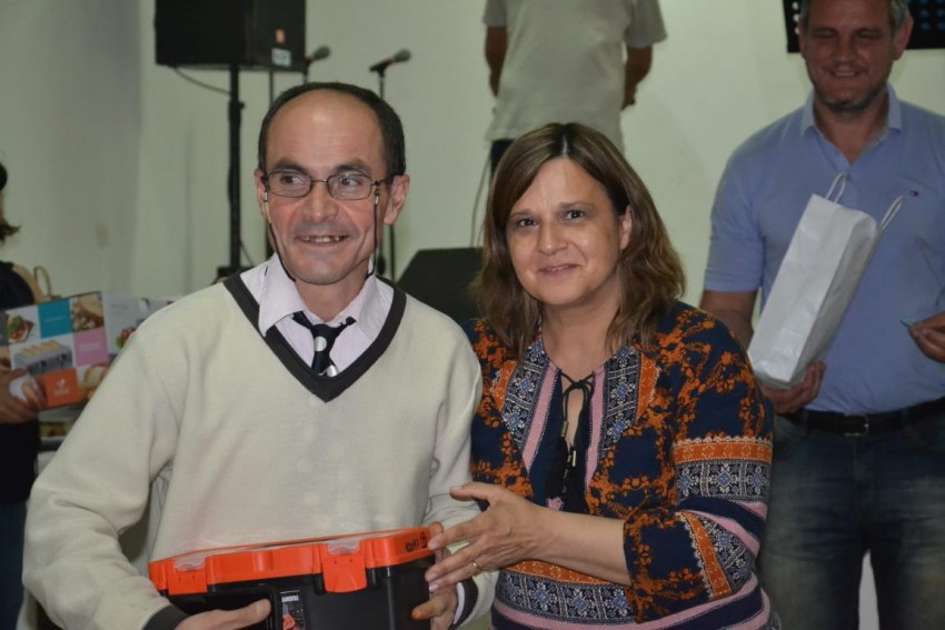 Los municipales festejaron su da con un almuerzo, baile y sorteos