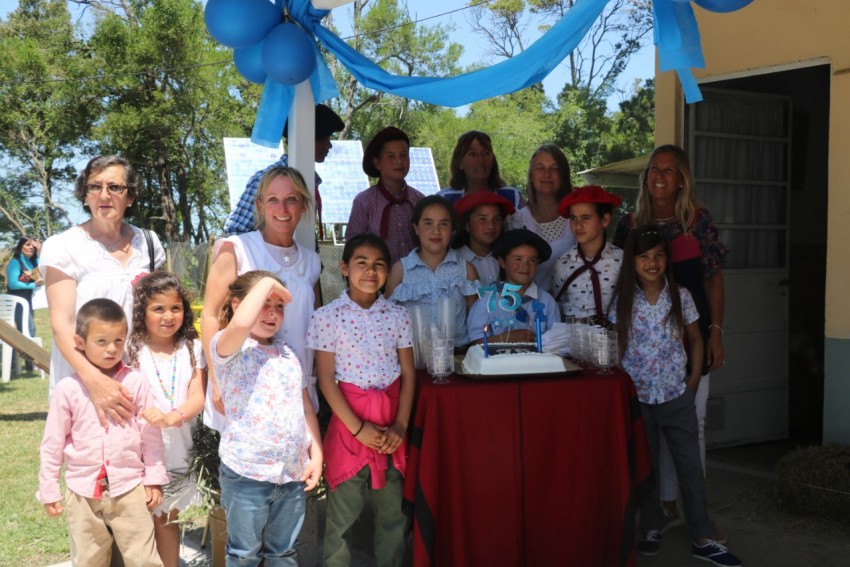 Autoridades participaron del acto por el aniversario 75 de la fundaci