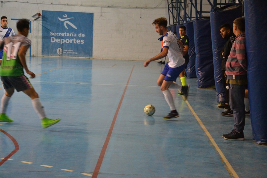 Futsal: El Modelo gan 3 a 0 y va con ventaja al segundo partido de la