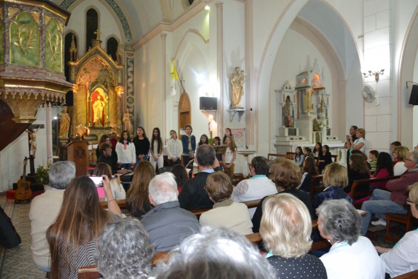 La Iglesia sagrado Corazn fue colmada de msica orquestal, coral y p