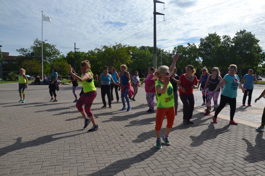 Las clases de Zumba tuvieron su cierre anual en el Paseo del Bicentena