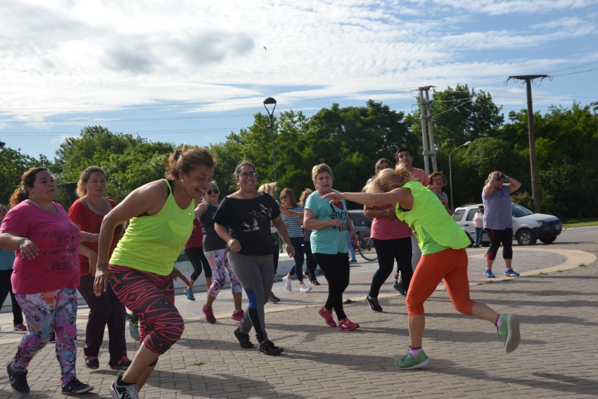 Las clases de Zumba tuvieron su cierre anual en el Paseo del Bicentena