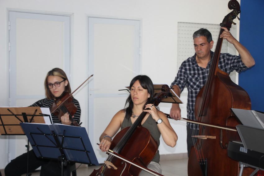 Camerata sorprendi a los vecinos con un espectacular show