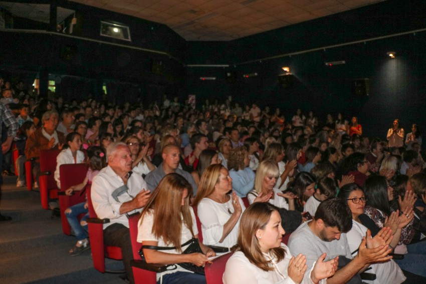 Reconocieron a los egresados con mejor promedio del Instituto 59