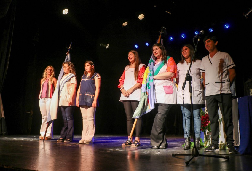 Reconocieron a los egresados con mejor promedio del Instituto 59