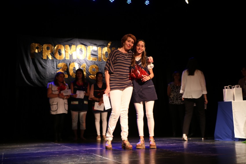 Reconocieron a los egresados con mejor promedio del Instituto 59