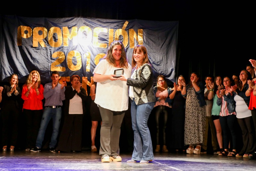 Otorgaron diplomas y reconocimientos a los egresados del Plan Fines