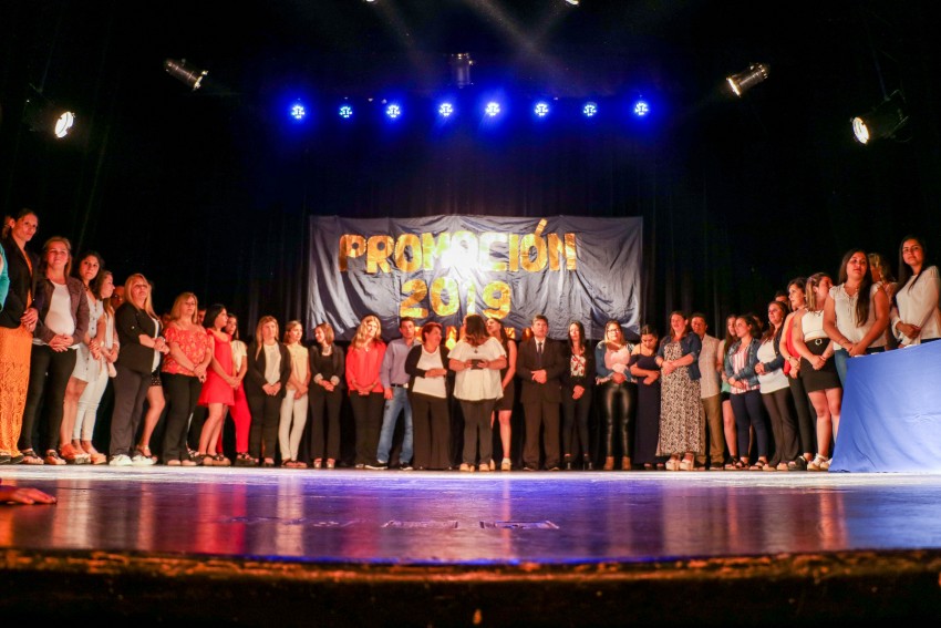 Otorgaron diplomas y reconocimientos a los egresados del Plan Fines