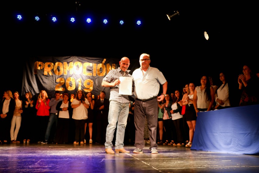 Otorgaron diplomas y reconocimientos a los egresados del Plan Fines