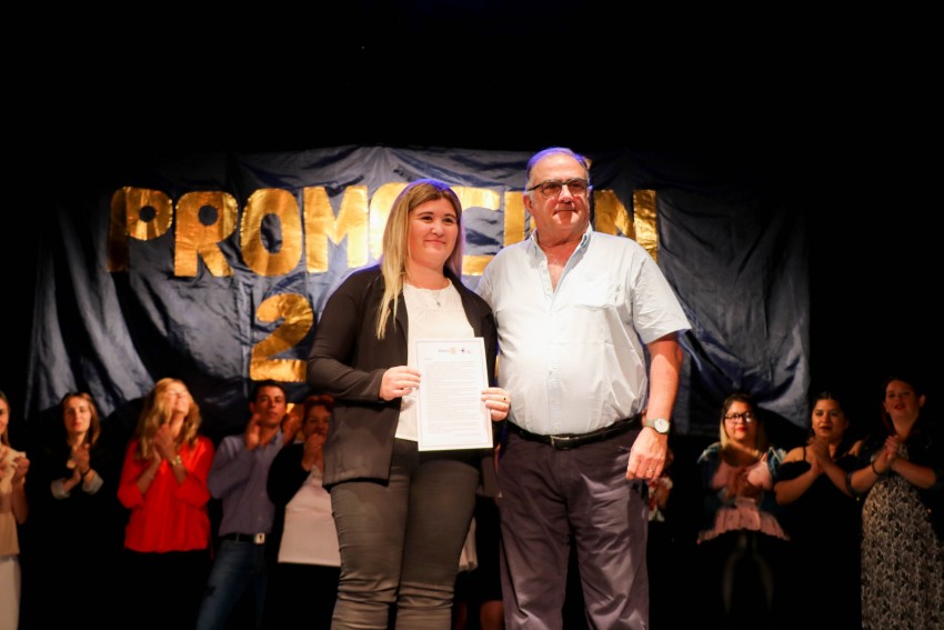 Otorgaron diplomas y reconocimientos a los egresados del Plan Fines