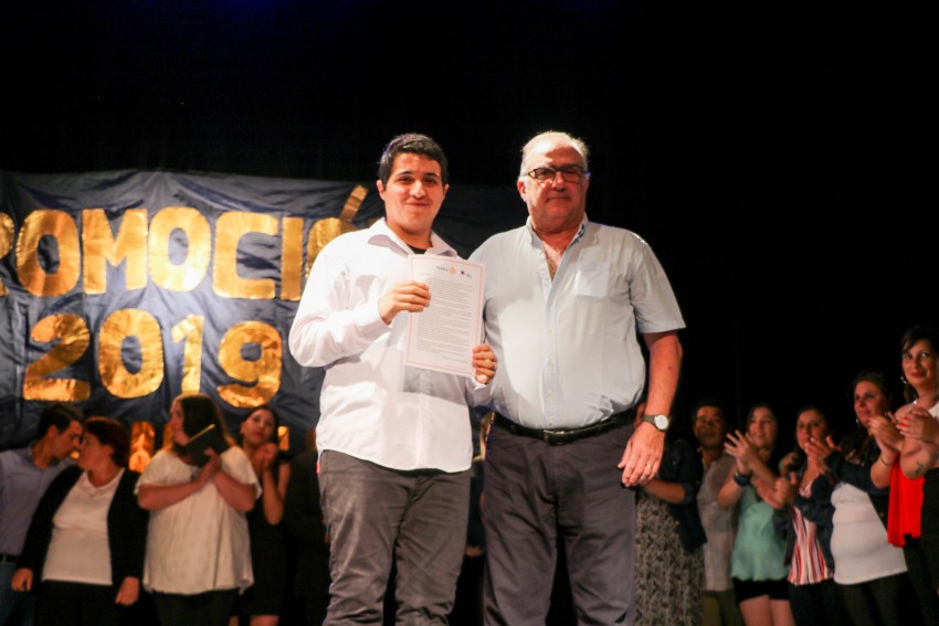 Otorgaron diplomas y reconocimientos a los egresados del Plan Fines