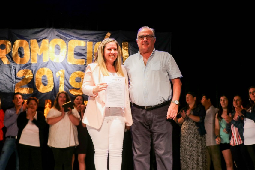 Otorgaron diplomas y reconocimientos a los egresados del Plan Fines