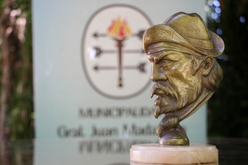 Reinas invitadas recorrieron la ciudad y fueron recibidas por el inten