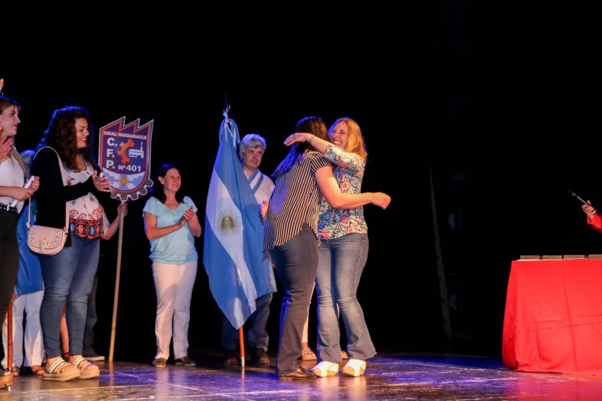 Destacaron a los egresados con mejores promedios en la Escuela de Adul