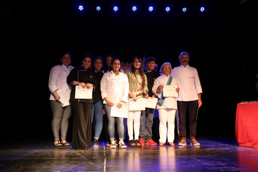 Destacaron a los egresados con mejores promedios en la Escuela de Adul