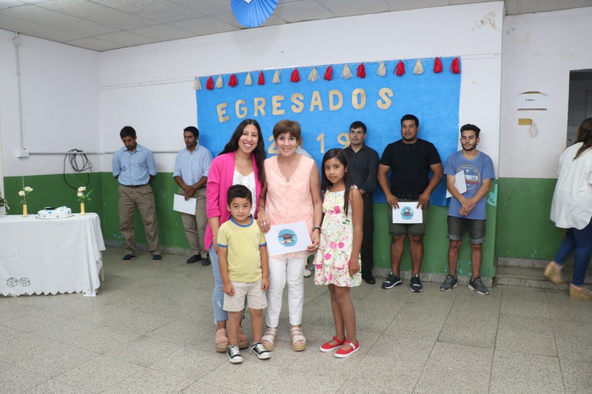 Destacaron a los egresados con mejores promedios en la Escuela de Adul